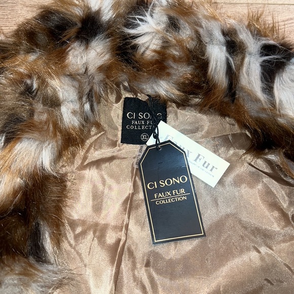 AMAZING BOHO 70S INSPIRED FAUX FUR VEST - Picture 2 of 5